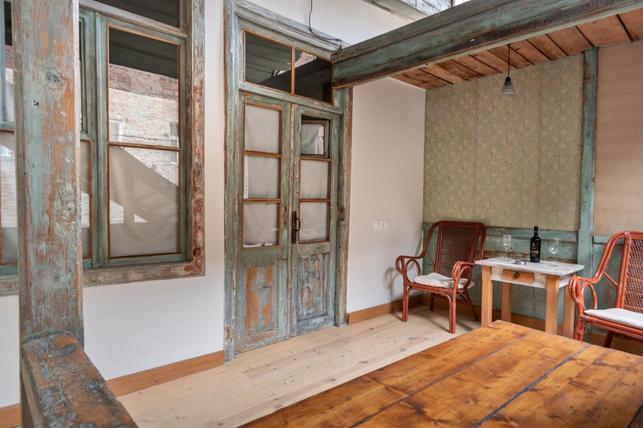 Memoir Hotel Tbilisi Buitenkant foto